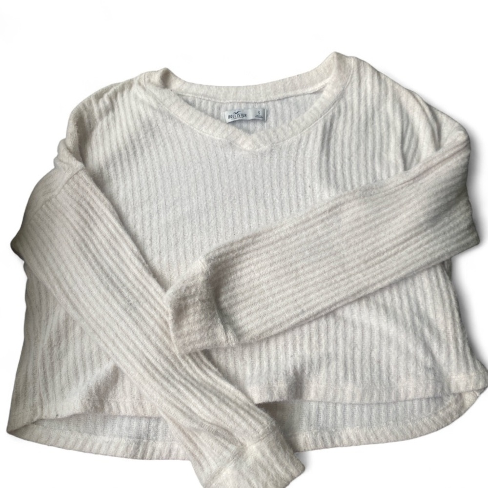 Hollister White V-Neck Sweater with Ribbed Texture